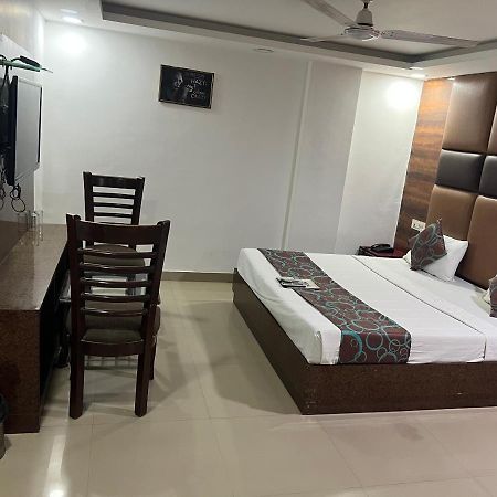 Hotel Le Mount Near Igi Airport Yeni Delhi Dış mekan fotoğraf
