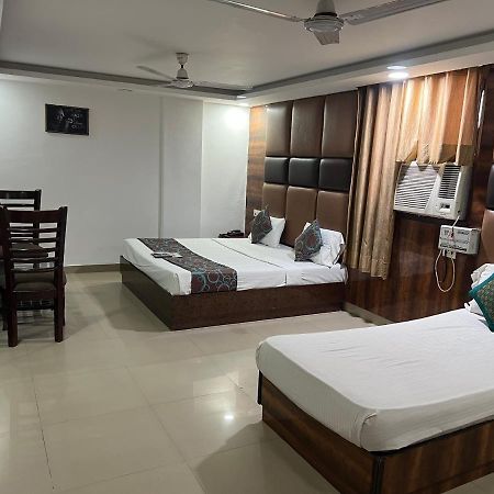 Hotel Le Mount Near Igi Airport Yeni Delhi Dış mekan fotoğraf