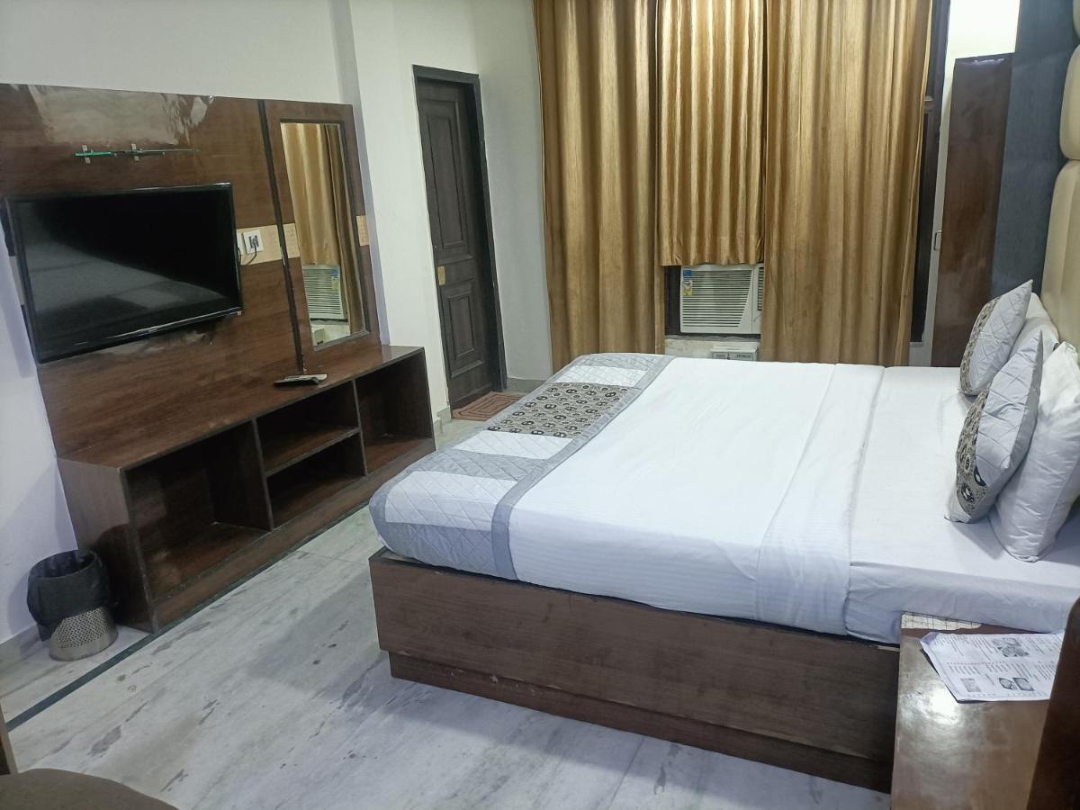 Hotel Le Mount Near Igi Airport Yeni Delhi Dış mekan fotoğraf