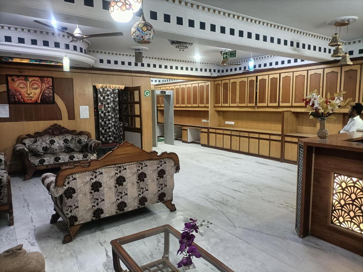 Hotel Le Mount Near Igi Airport Yeni Delhi Dış mekan fotoğraf