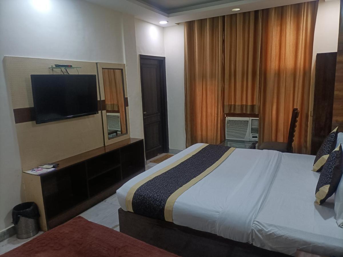 Hotel Le Mount Near Igi Airport Yeni Delhi Dış mekan fotoğraf