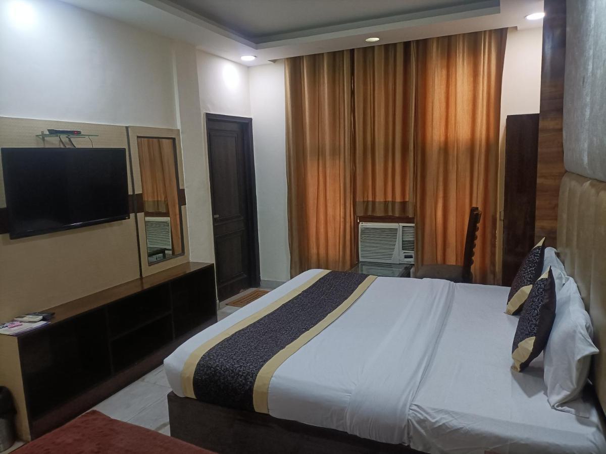 Hotel Le Mount Near Igi Airport Yeni Delhi Dış mekan fotoğraf