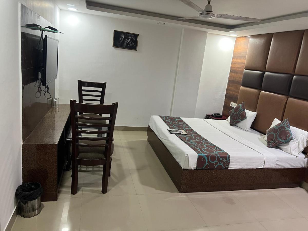 Hotel Le Mount Near Igi Airport Yeni Delhi Dış mekan fotoğraf