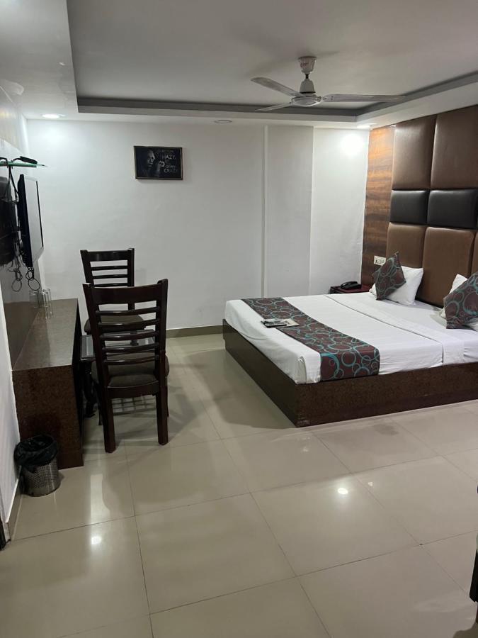 Hotel Le Mount Near Igi Airport Yeni Delhi Dış mekan fotoğraf